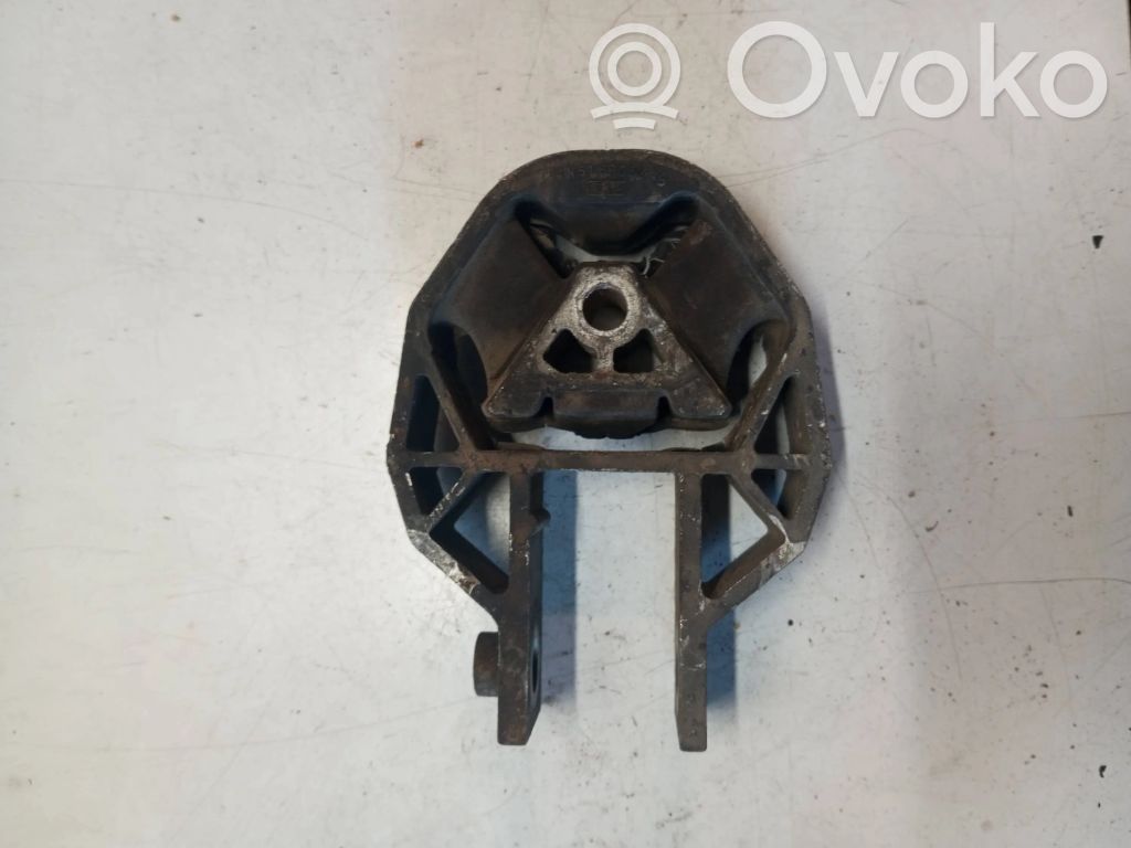 Volvo V50 Engine mount bracket 