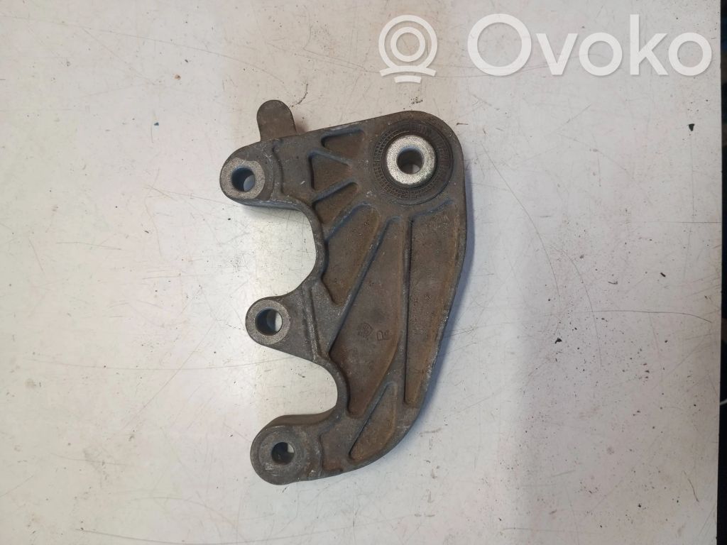 Volvo V50 Gearbox mounting bracket 