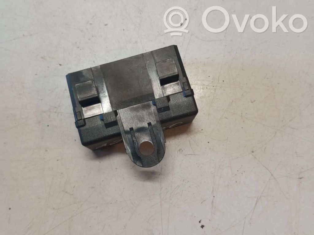 Volvo S60 Seat heating relay 