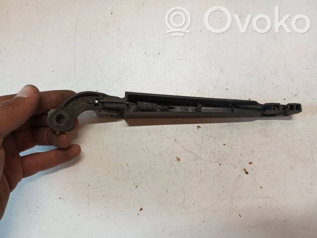 Volvo V50 Ramię wycieraczki szyby tylnej 
