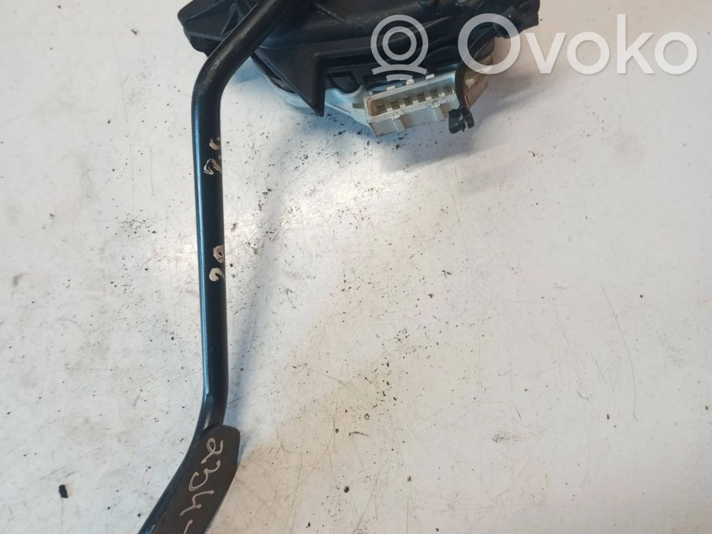 Volvo XC90 Akceleratoriaus pedalas 