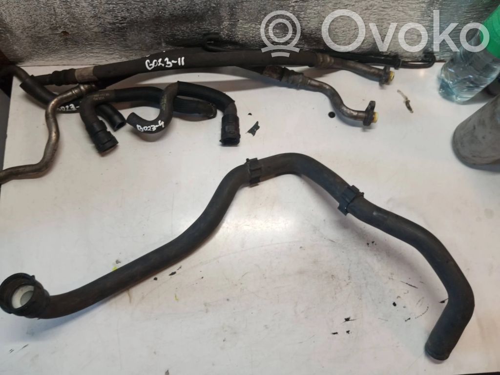Volvo V60 Engine coolant pipe/hose 