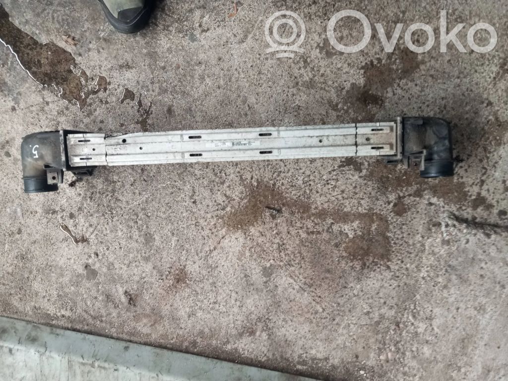Volvo V70 Interkūlerio radiatorius 