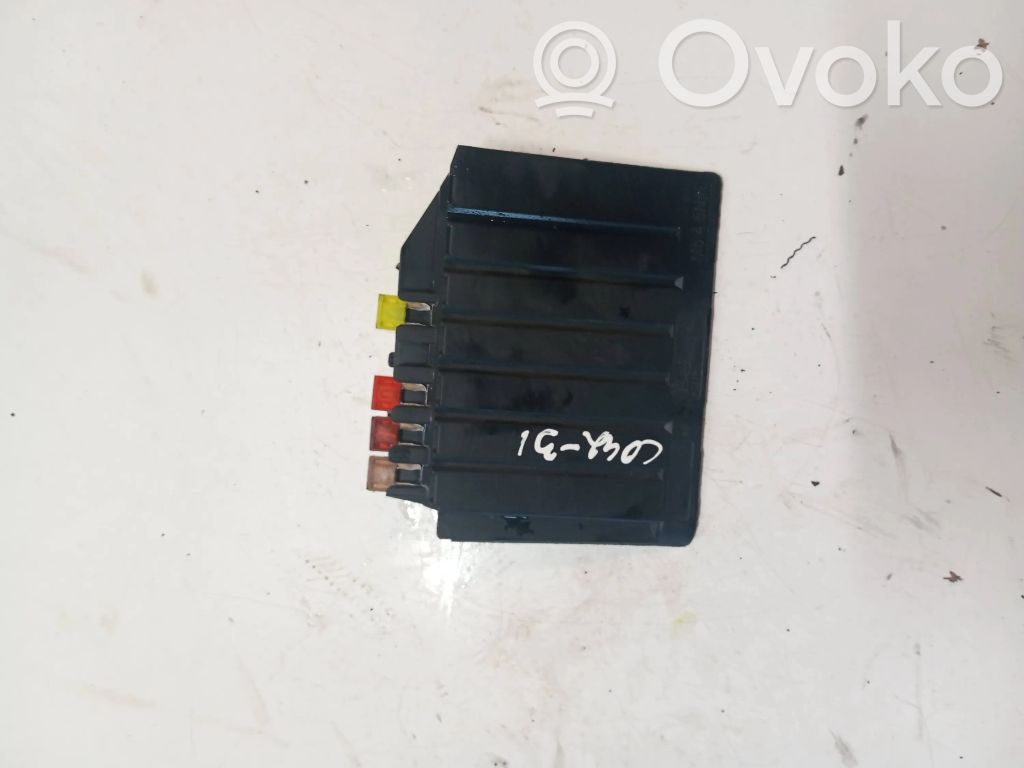 Volvo V70 Dangtelis saugiklių dėžės 