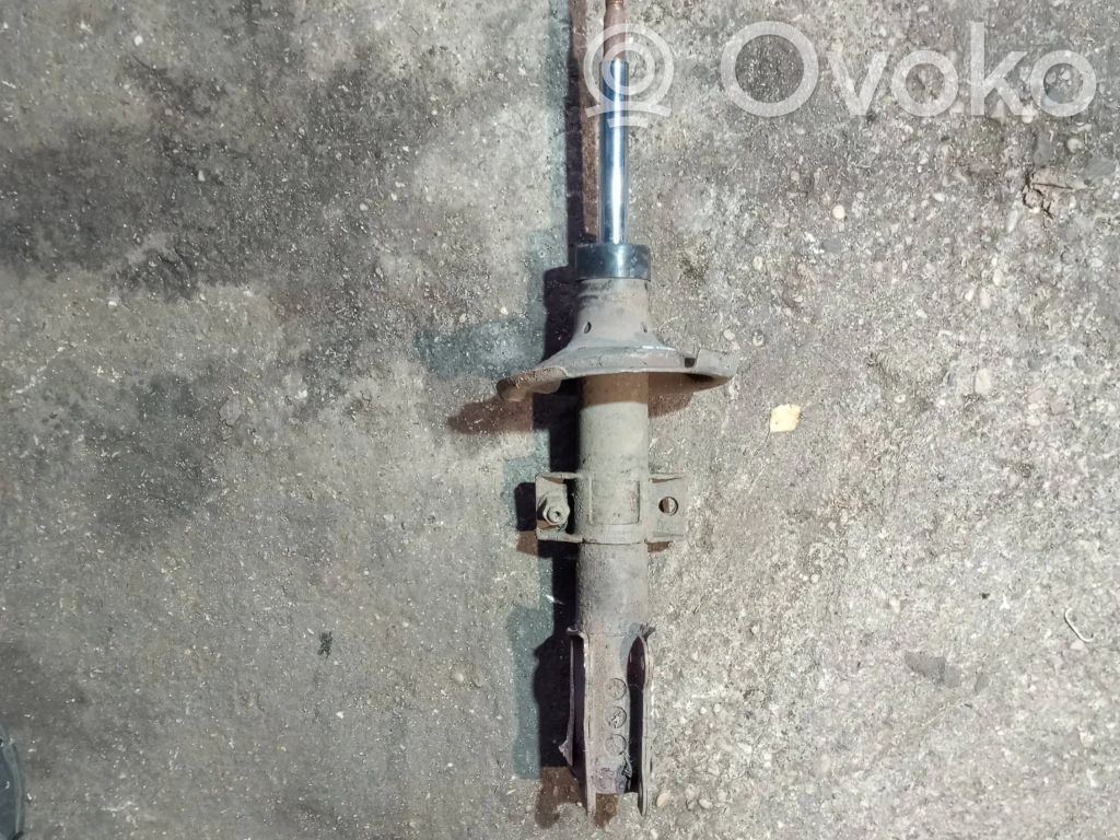 Volvo V70 Priekšpusē amortizators 