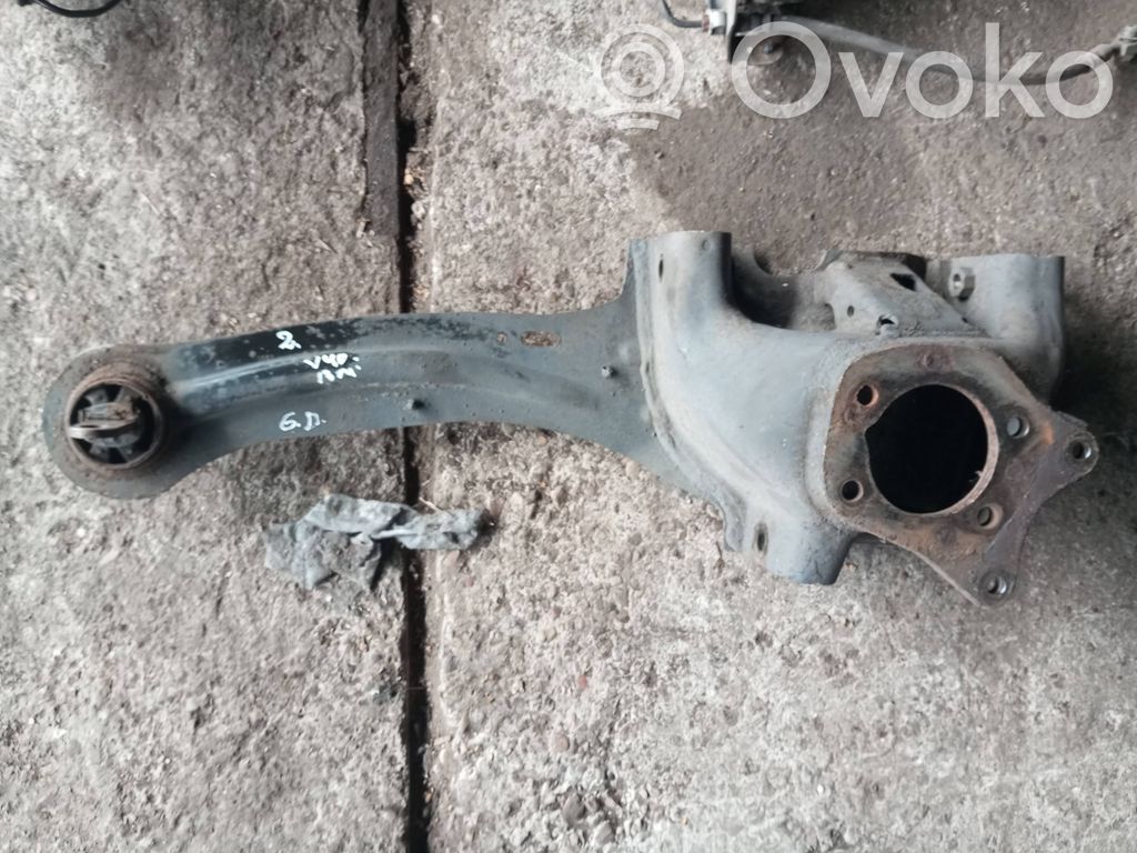 Volvo V40 Aizmugurē riteņa rumbas vārpstas šarnīrs (stupica, capfa) 