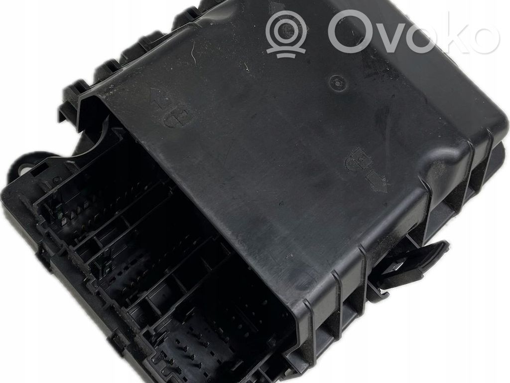 Cadillac Escalade IV Fuse box set 