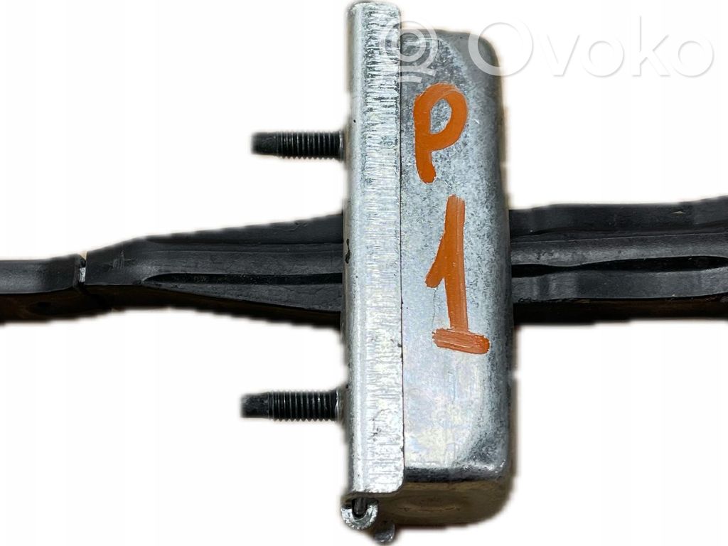 Volkswagen PASSAT B6 Etuoven pidätin 