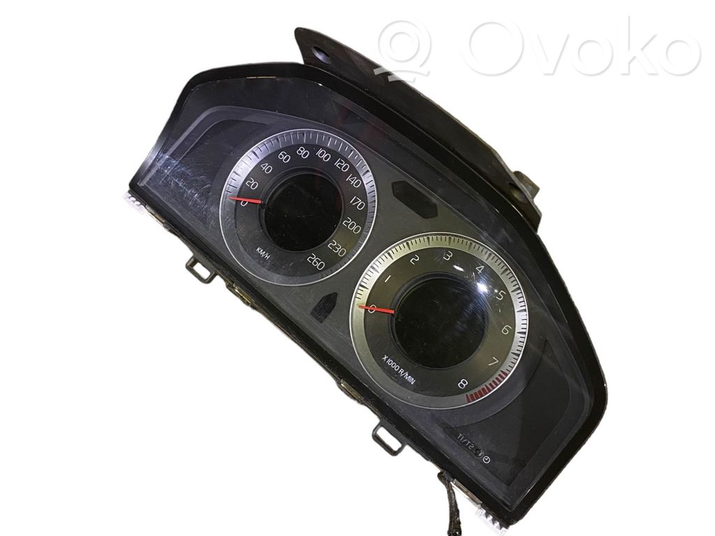 Volvo XC70 Speedometer (instrument cluster) 