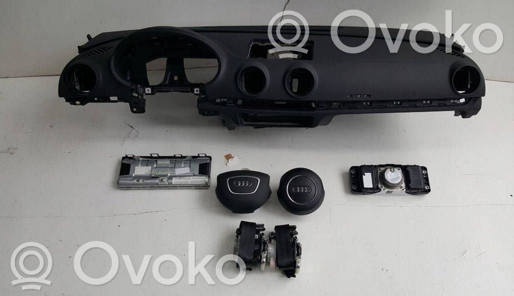 Audi A3 S3 8V Panelė 