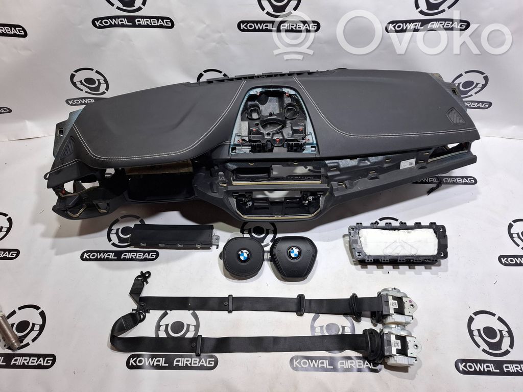 BMW 5 G30 G31 G38 Deska rozdzielcza 