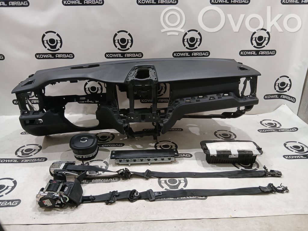 Volvo XC60 Панель 