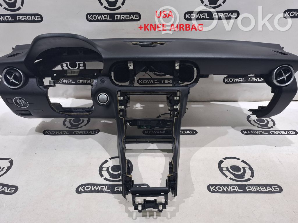 Mercedes-Benz SLC R172 Bord 