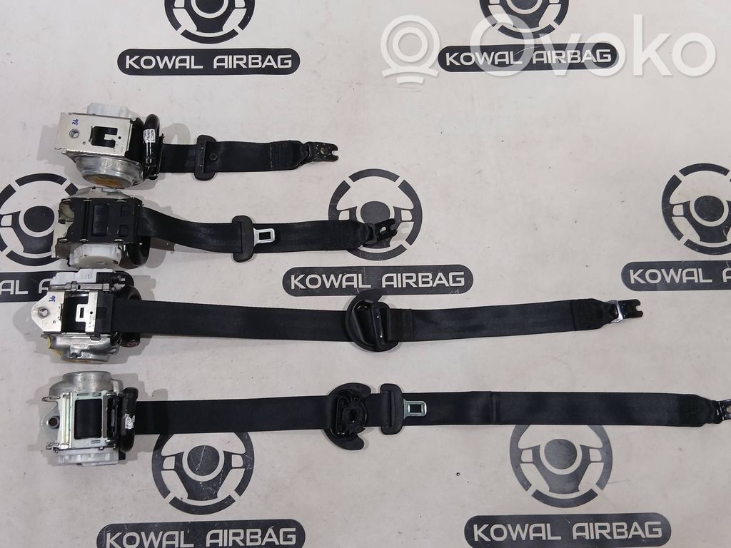 Audi A3 8Y juego de cinturones de seguridad 