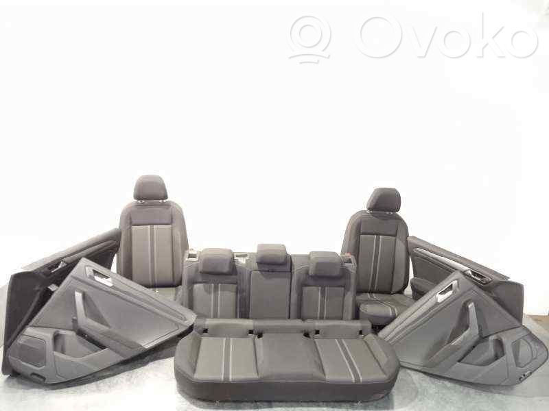 Volkswagen T-Roc Fotele / Kanapa / Komplet 