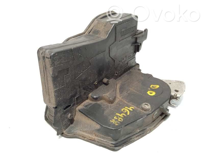Front door lock   7012144,51217012144
