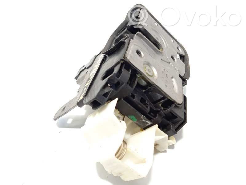 Volvo V40 Front door lock 