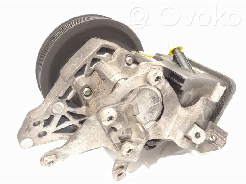 BMW X3 E83 Power steering pump 