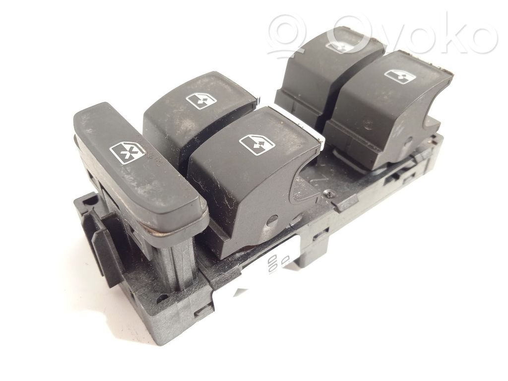 Volkswagen Tiguan Electric window control switch 