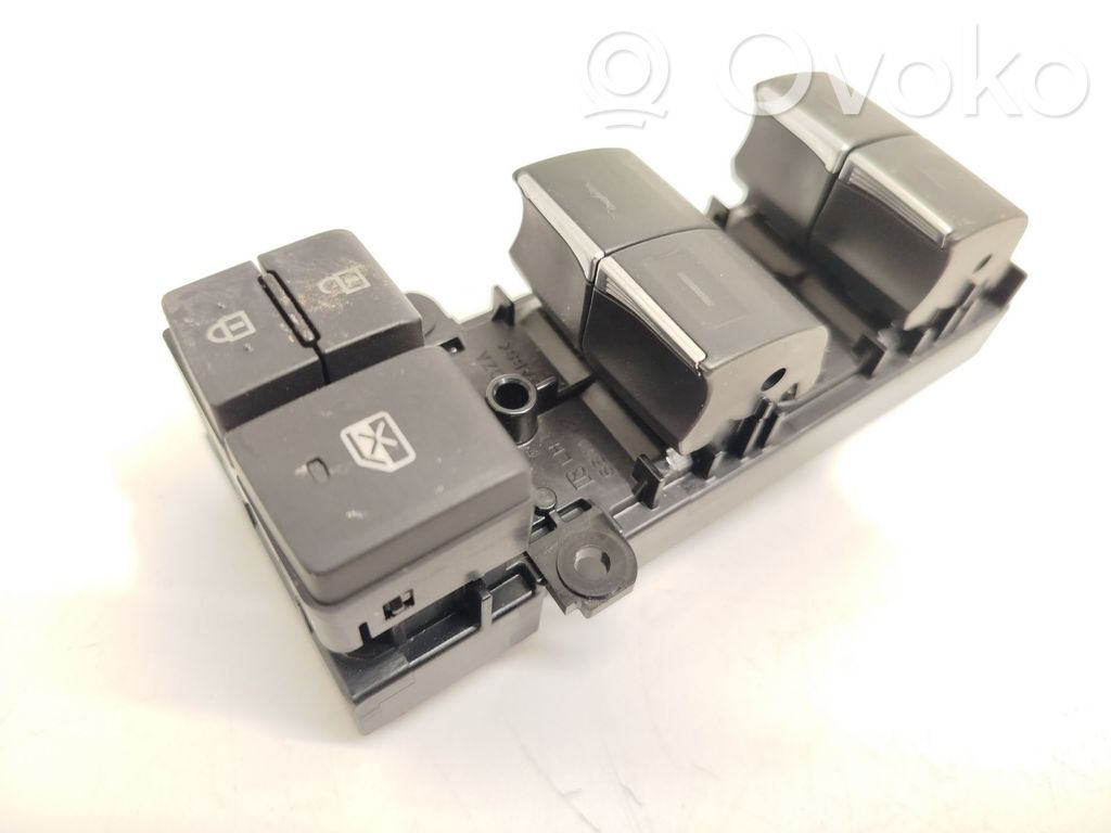 Comutator comandă geamuri electrice   8404002160