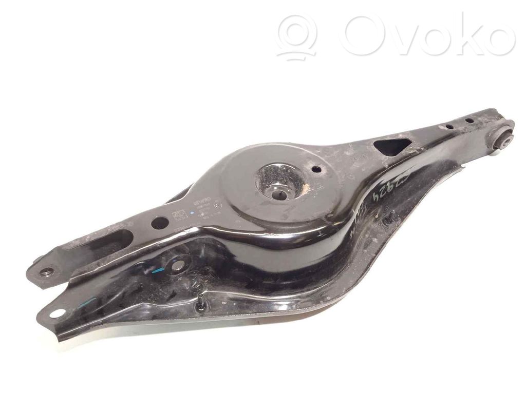 Lynk & co 01 Braț control spate 