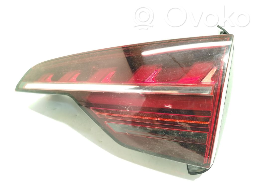 Audi A4 S4 B9 8W Luci posteriori del portellone del bagagliaio