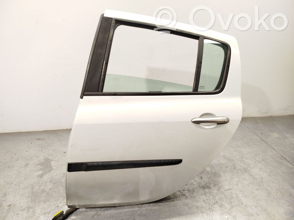 Renault Clio III Puerta trasera 