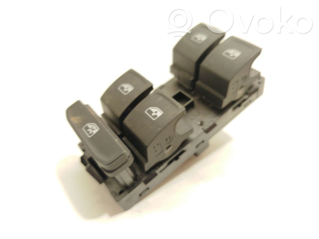 Volkswagen Golf SportWagen Electric window control switch 