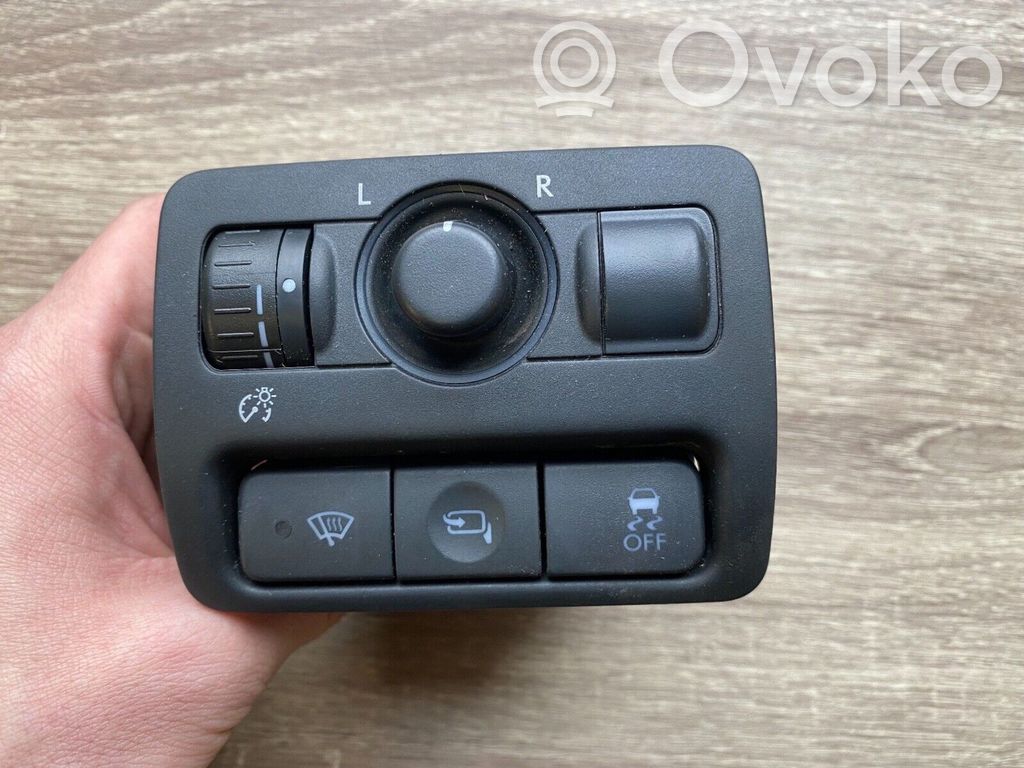 Subaru Legacy Wing mirror switch 