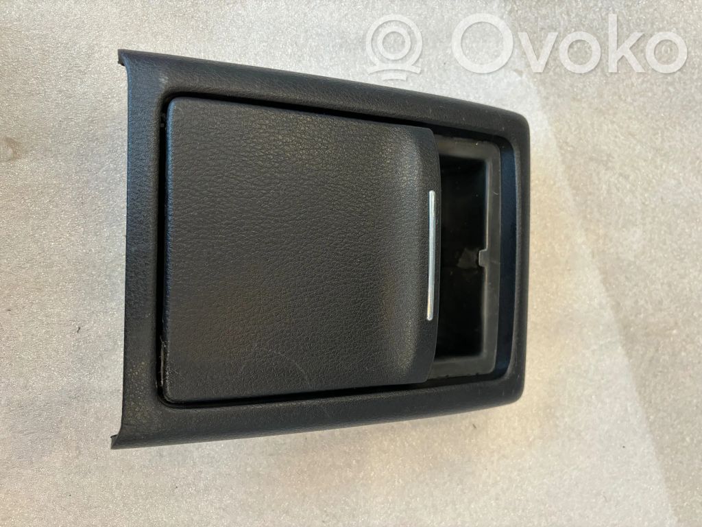 Subaru Legacy Cup holder 