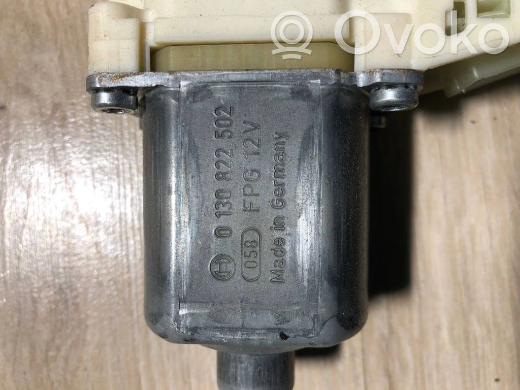 Mercedes-Benz E W212 Silnik regulatora szyby drzwi przednich 