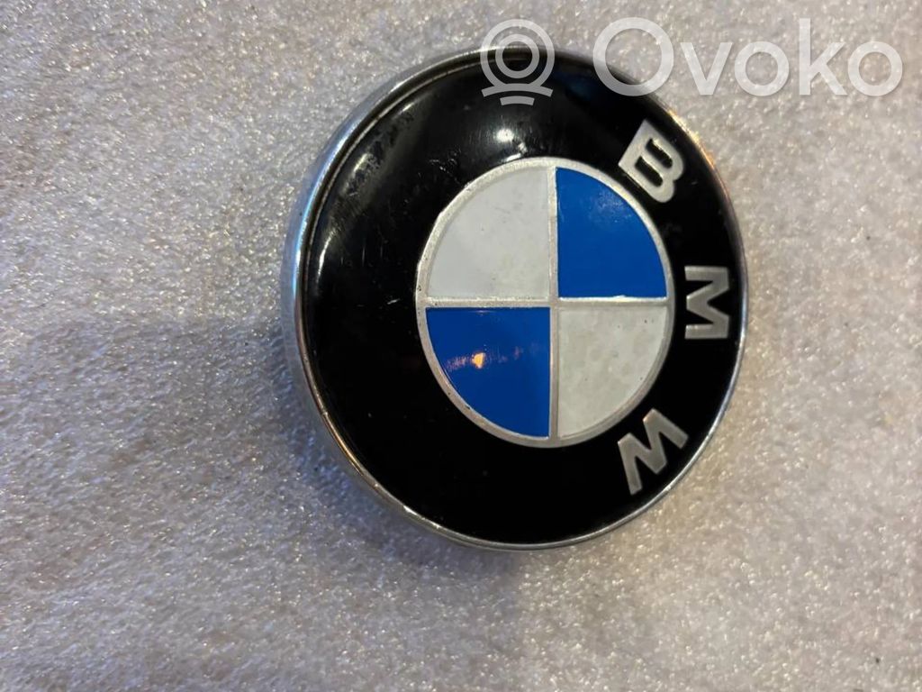BMW 3 E90 E91 Значок производителя 