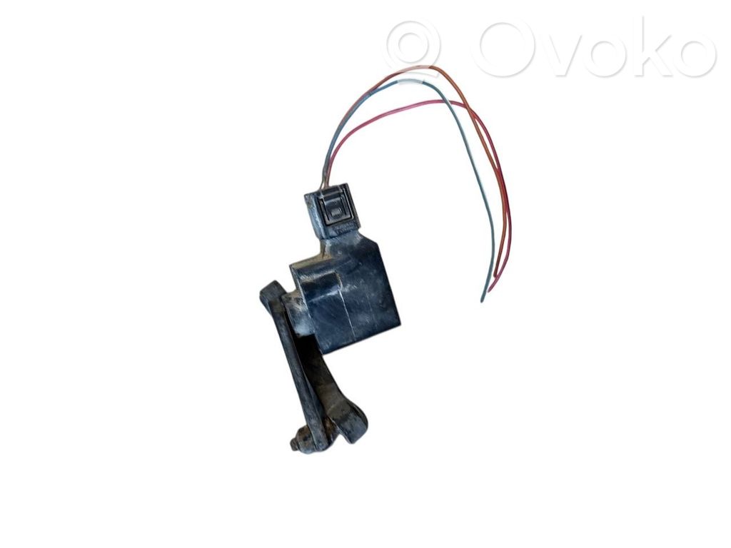 Mercedes-Benz E W212 Air suspension front height level sensor 