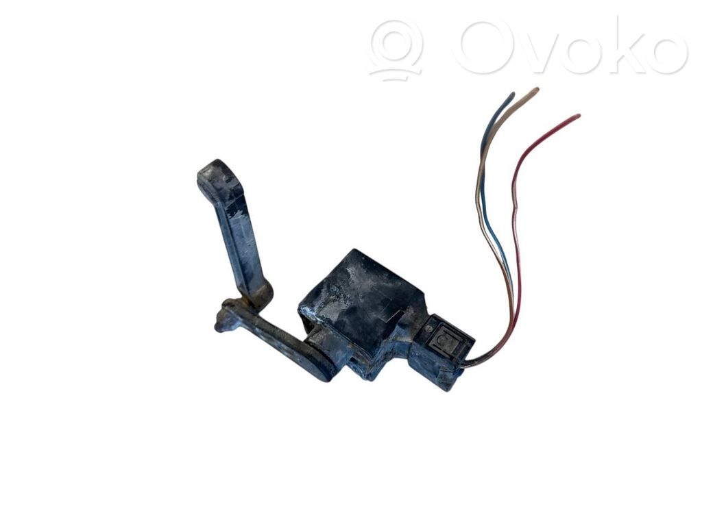 Mercedes-Benz E W212 Air suspension front height level sensor 