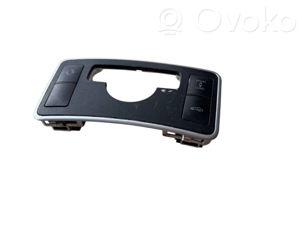 Mercedes-Benz E W212 Otras partes del panel de instrumentos 
