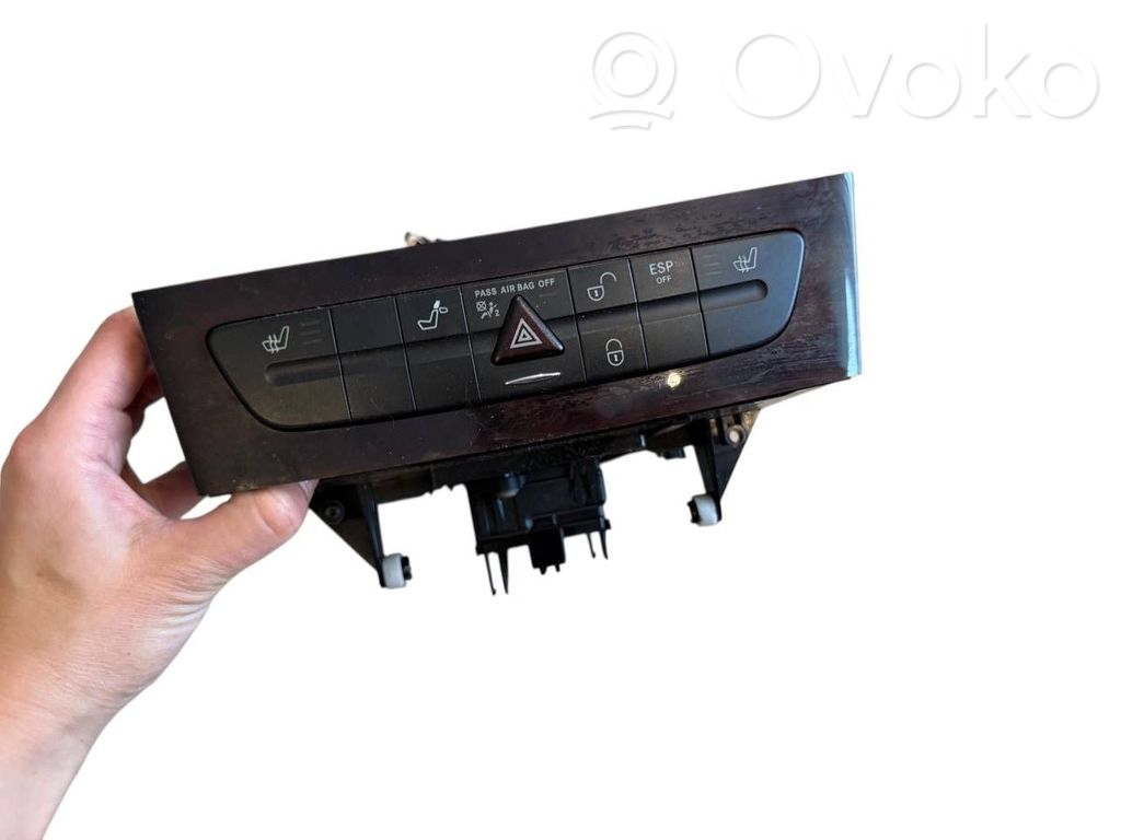 Mercedes-Benz E W211 Un conjunto de interruptores 