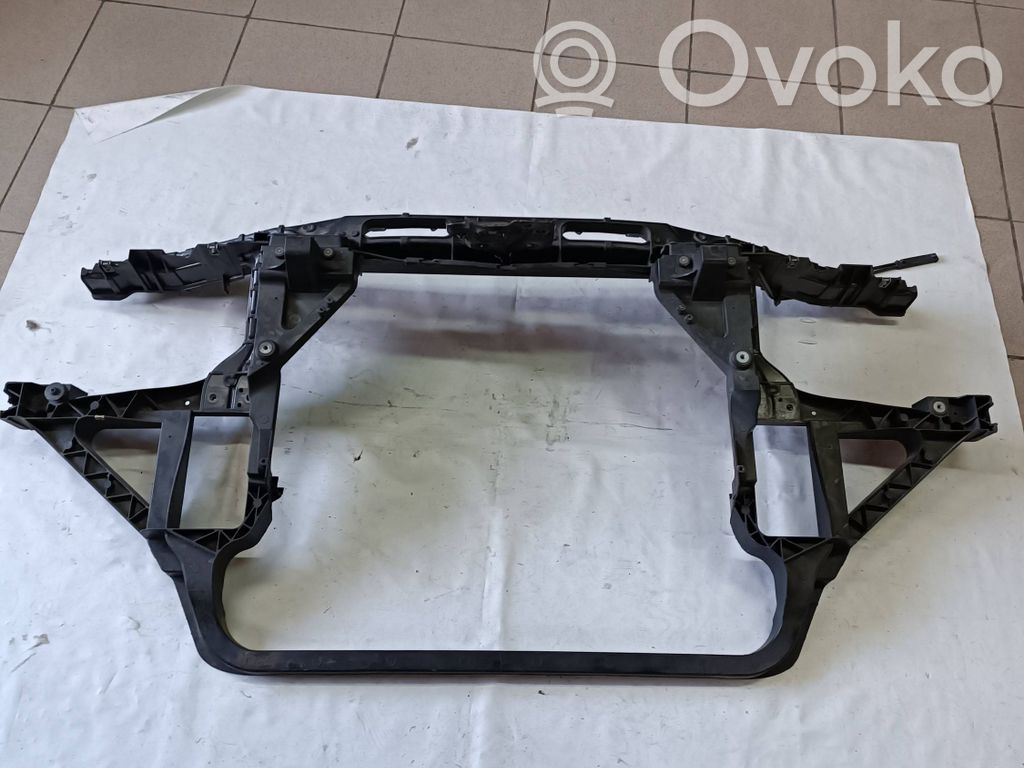 BMW X3 E83 Radiatorių panelė 