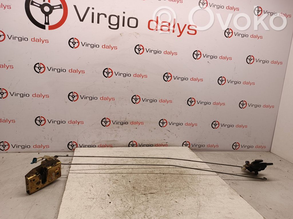 Priekšpusē slēdzene   V21812,92VB,C7G0A