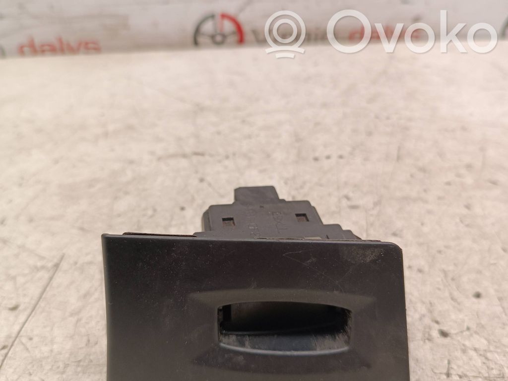 BMW 5 E60 E61 Aizdedzes atslēga 