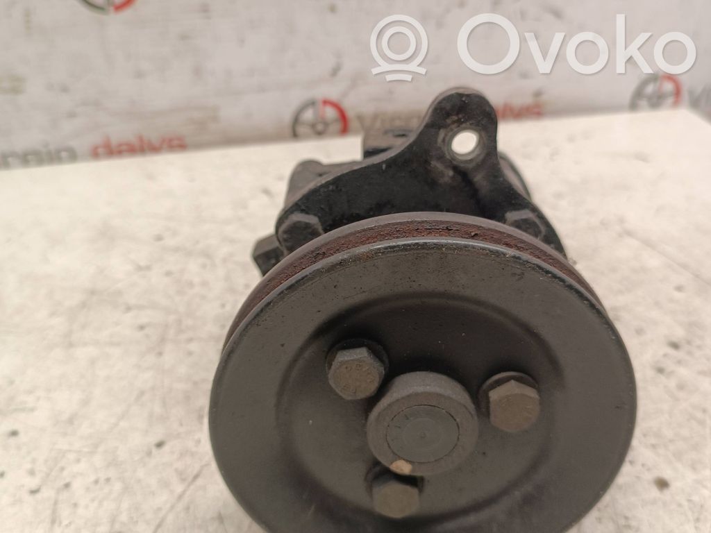 BMW 3 E36 Power steering pump 