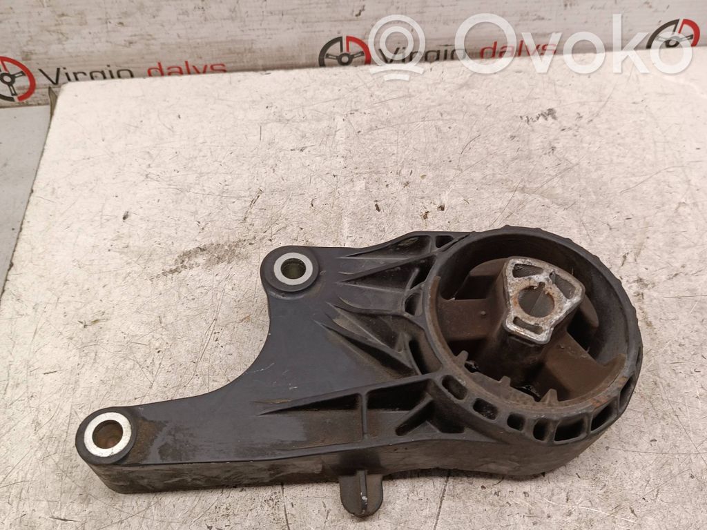 Chevrolet Cruze Engine mount bracket 