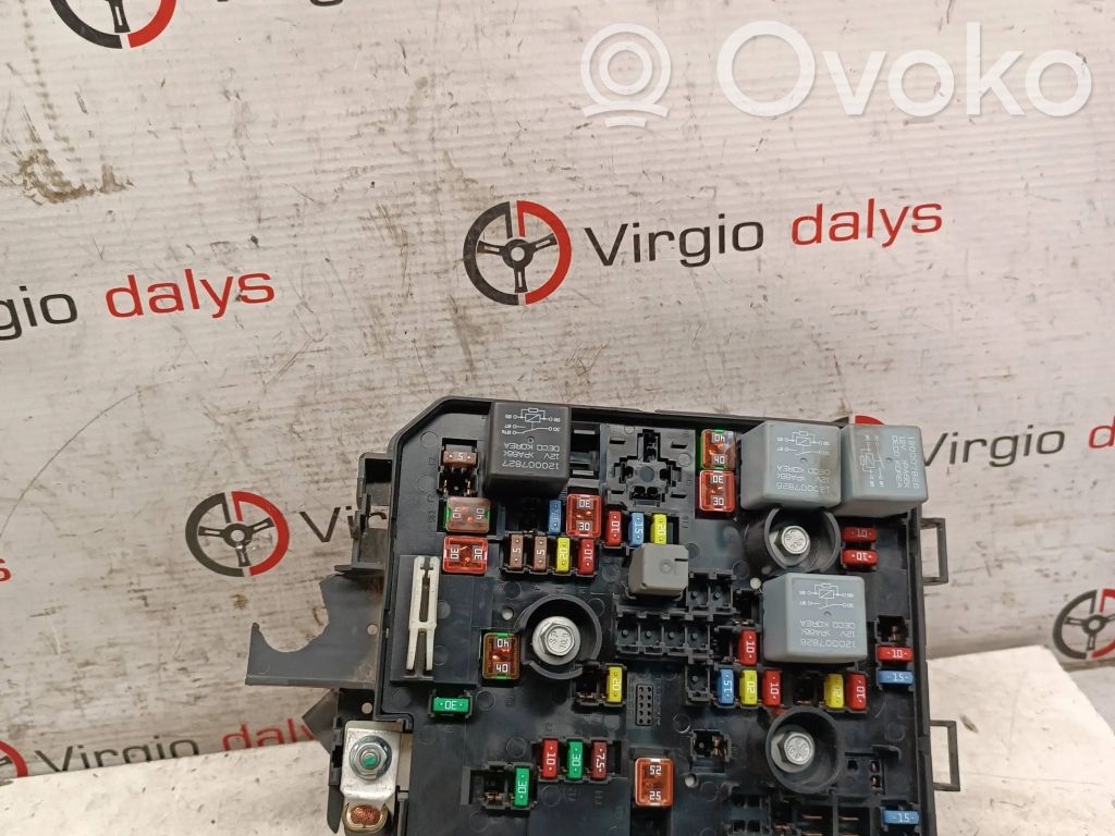Opel Corsa E Fuse module 