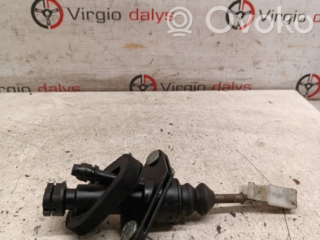 Opel Corsa C Kytkimen pääsylinteri 