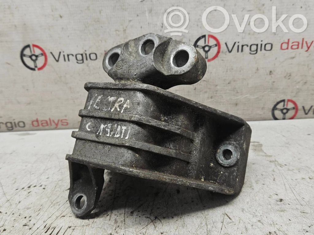 Opel Vectra C Engine mount bracket 