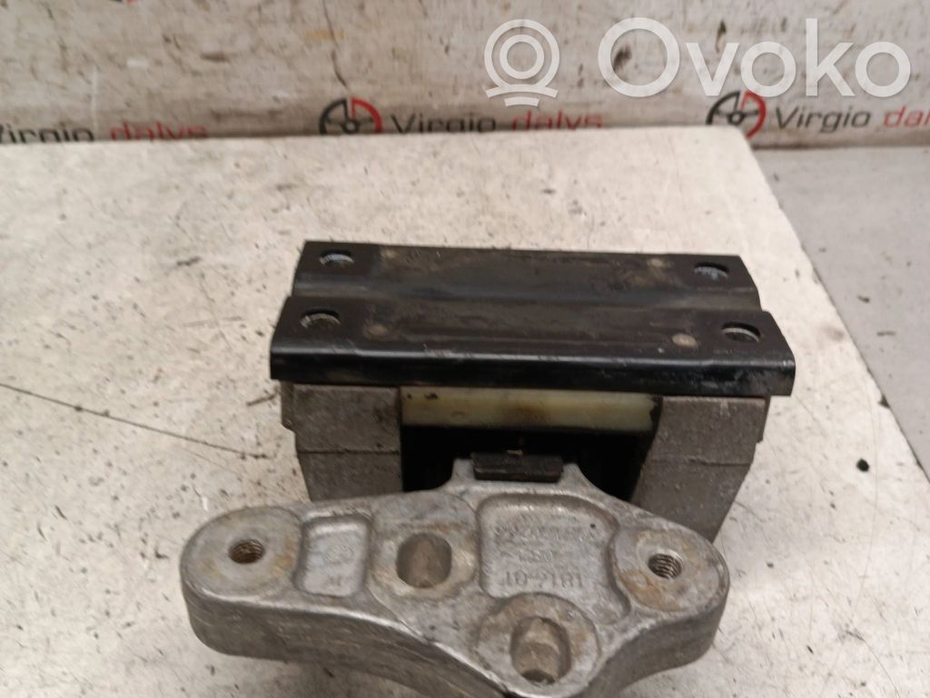 Engine mount bracket   G3160266,181601,26082