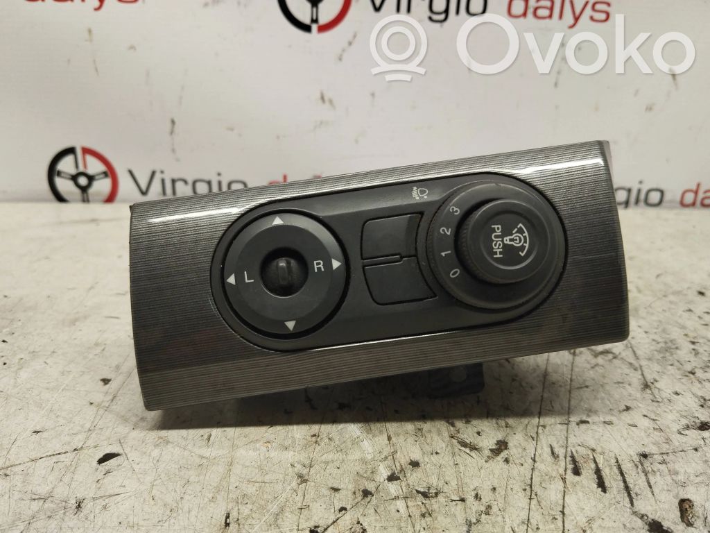 Headlight level height control switch   UE7F26