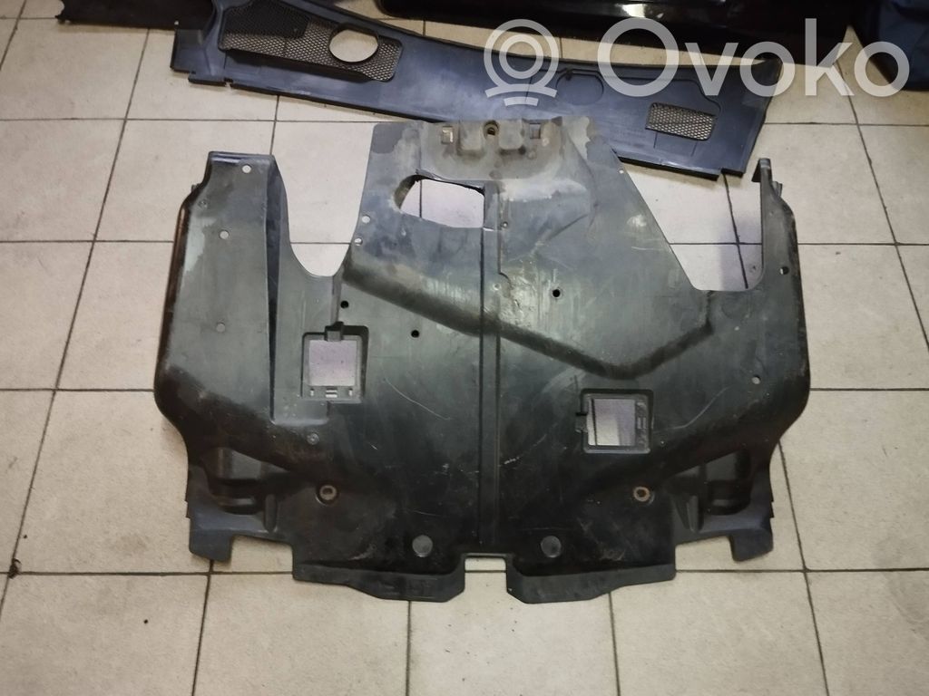 Subaru Legacy Engine splash shield/under tray 