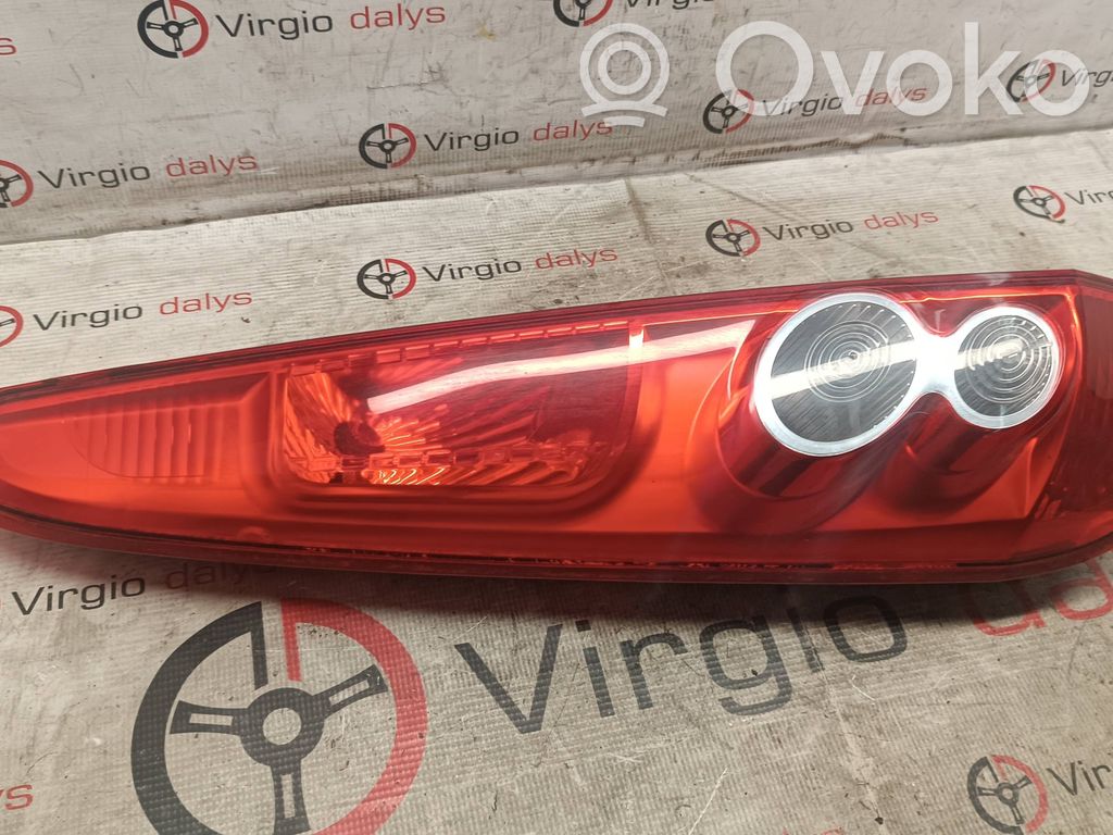 Ford Fiesta Aizmugurējais lukturis virsbūvē 