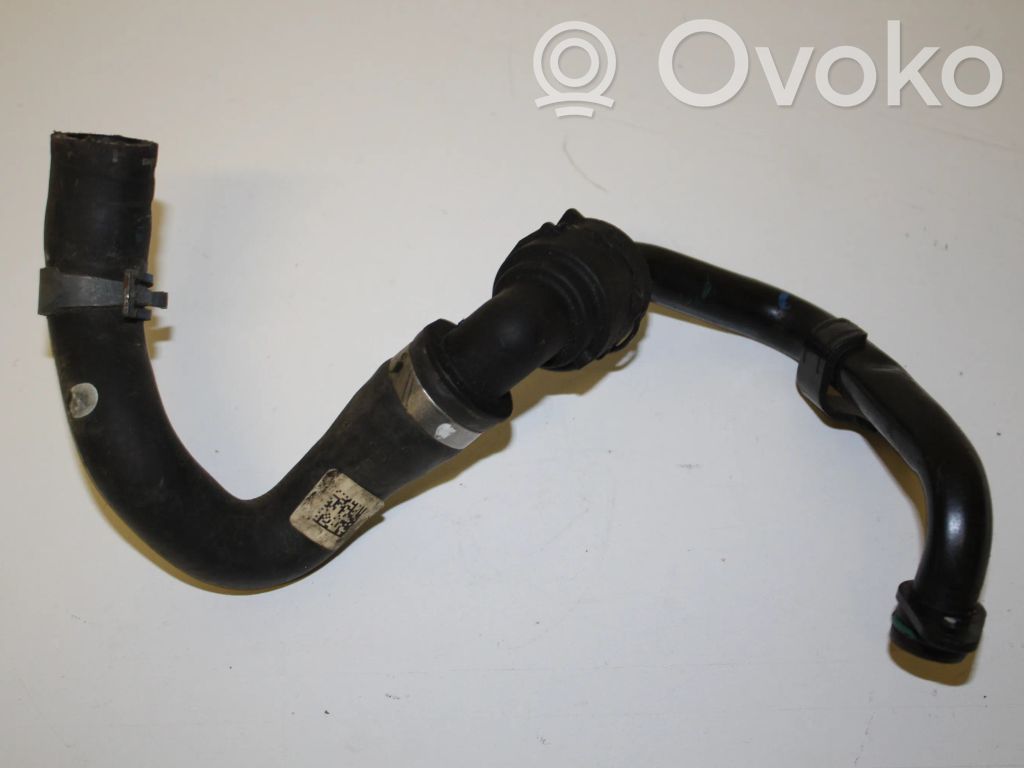 Audi A5 Tubo flessibile del liquido di raffreddamento del motore 