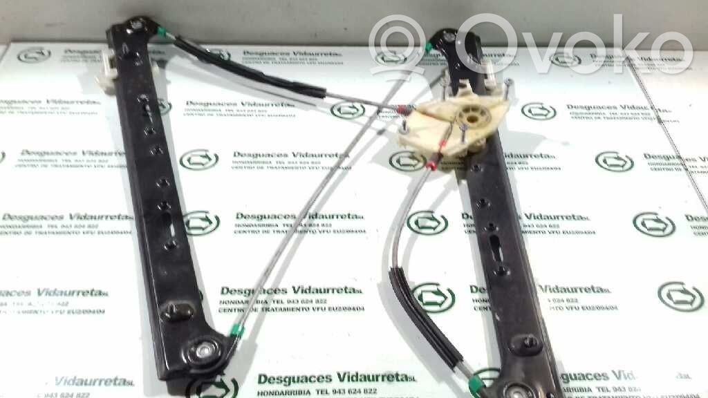 Regulador manual de la ventanilla delantera